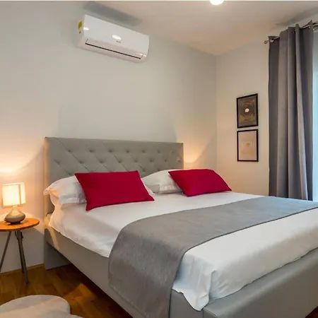 Branka - Tomi Drni - Siveri 빌라 *