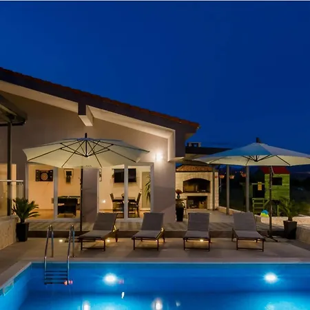 Branka - Tomi Drni - Siveri Villa