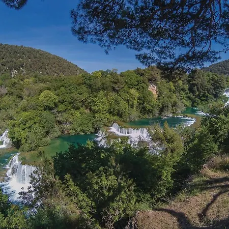 Branka - Tomi Drni - Siveri Villa Drniš