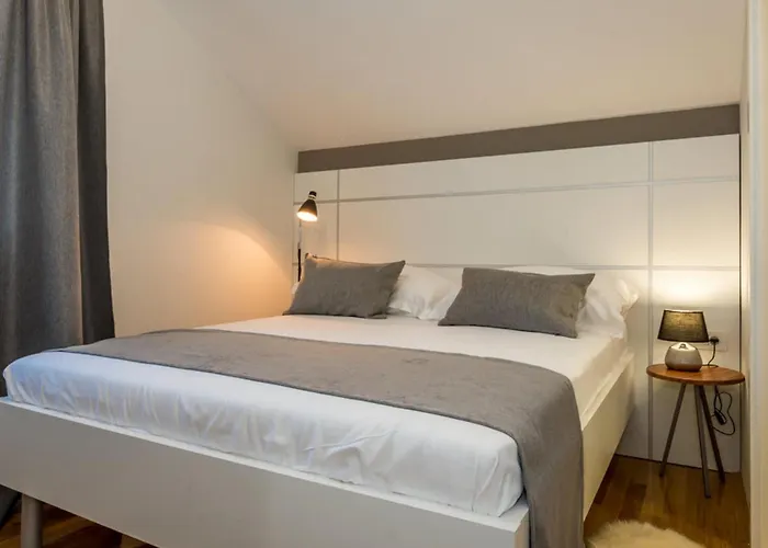 Villa Branka - Tomi Drni - Siveri *