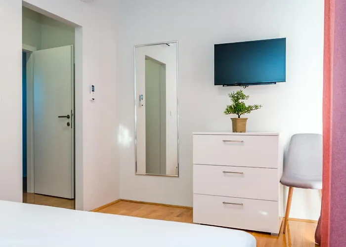 Branka - Tomi Drni - Siveri Villa *