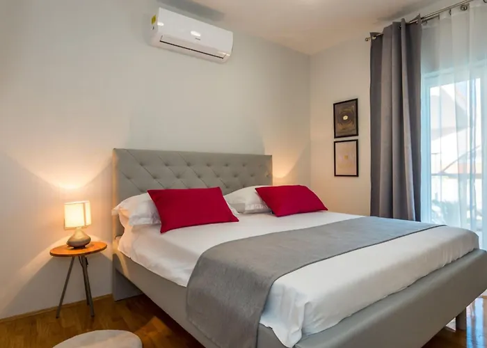 Branka - Tomi Drni - Siveri Villa *