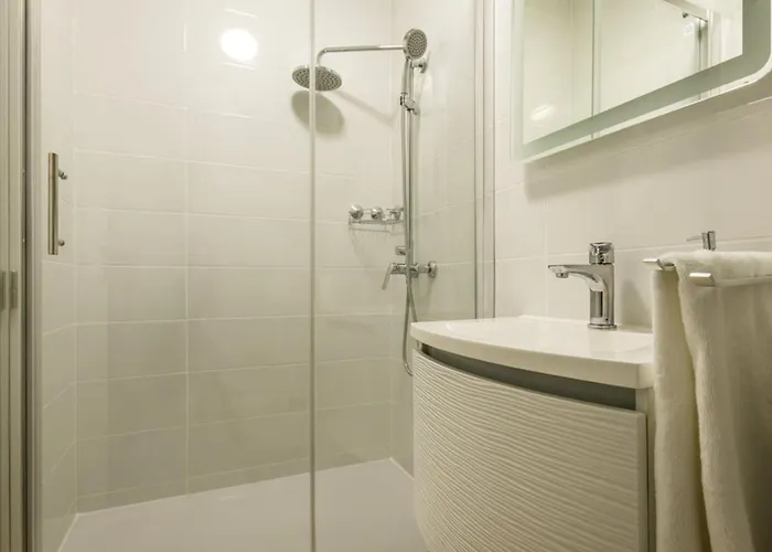 Branka - Tomi Drni - Siveri Villa