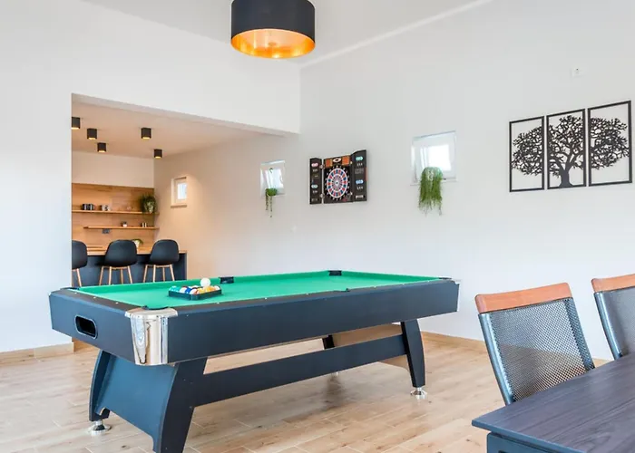 Branka - Tomi Drni - Siveri Villa Drniš