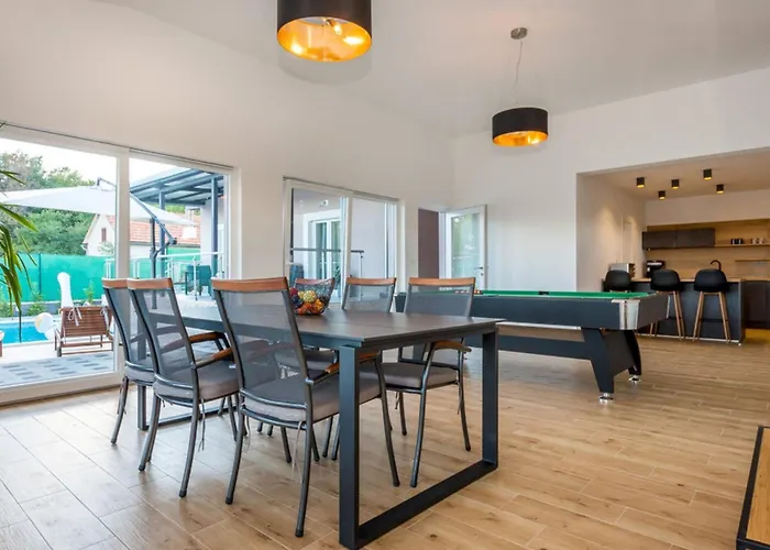 Villa Branka - Tomi Drni - Siveri Drniš