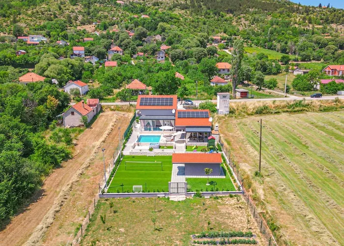 Branka - Tomi Drni - Siveri Villa Drniš