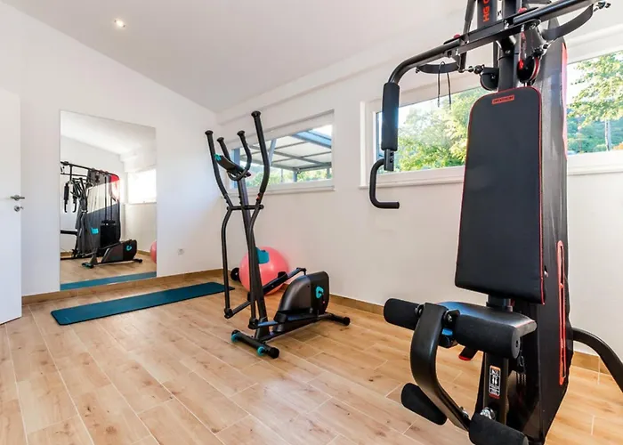 Branka - Tomi Drni - Siveri Villa